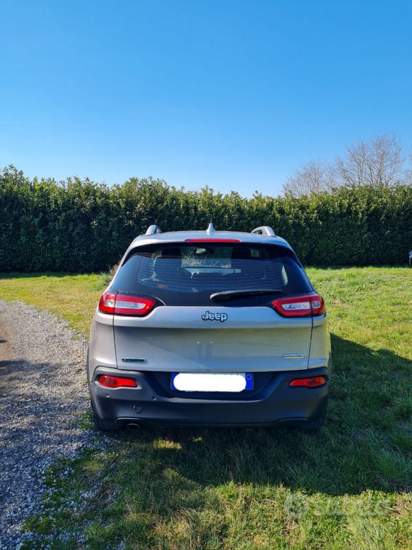 Usata Jeep Cherokee Longitude 140 CV (102 kW) 2016 Grigio SUV