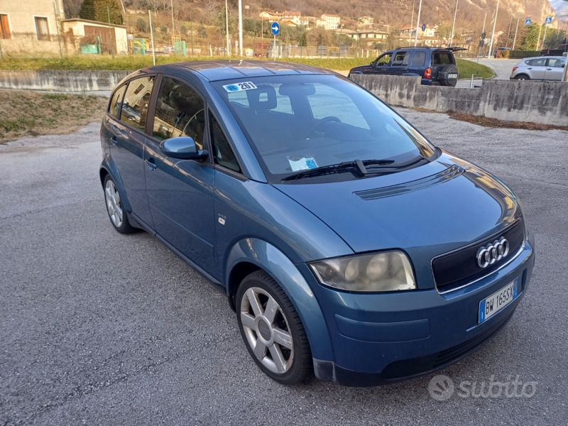 Blu Usata 2001 Audi A2 Due volumi | 2500 € (Buon prezzo) - Immagine 1/4