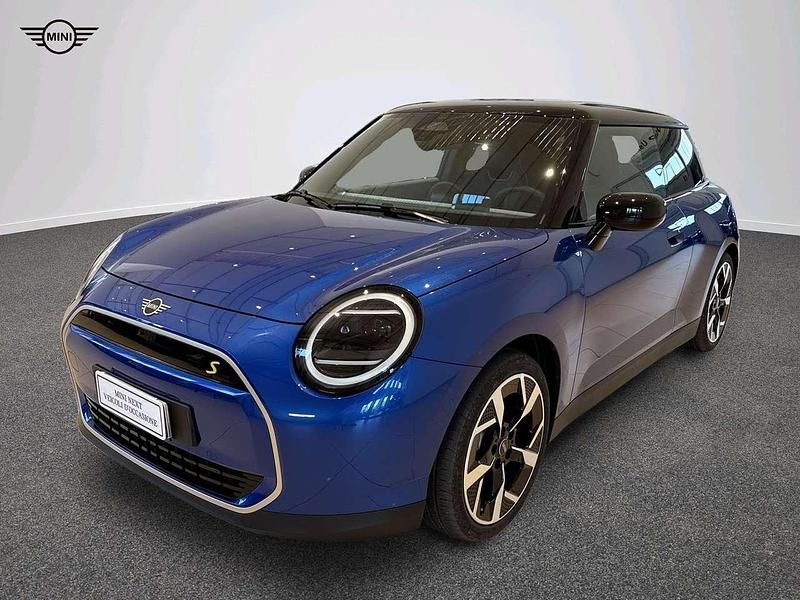 Blu/azzurro Nuova 2025 Mini Cooper SE Favoured Due volumi | 31.699 € (Buon prezzo) - Immagine 1/4