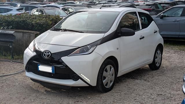 Usata Toyota Aygo 69 CV (50 kW) 2018 Bianco Utilitaria