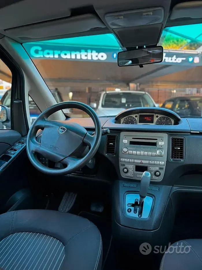 Usata Lancia Musa 95 CV (69 kW) 2008 Grigio Monovolume