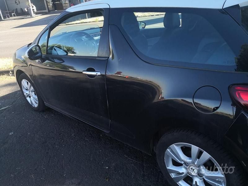 Occasion Citroën DS3 Chic 70 ch (51 kW) 2011 Noir Citadine