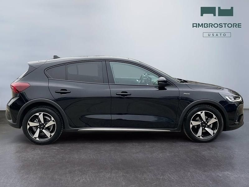 Usata Ford Focus Active 116 CV (85 kW) 2023 Chrome blue SUV