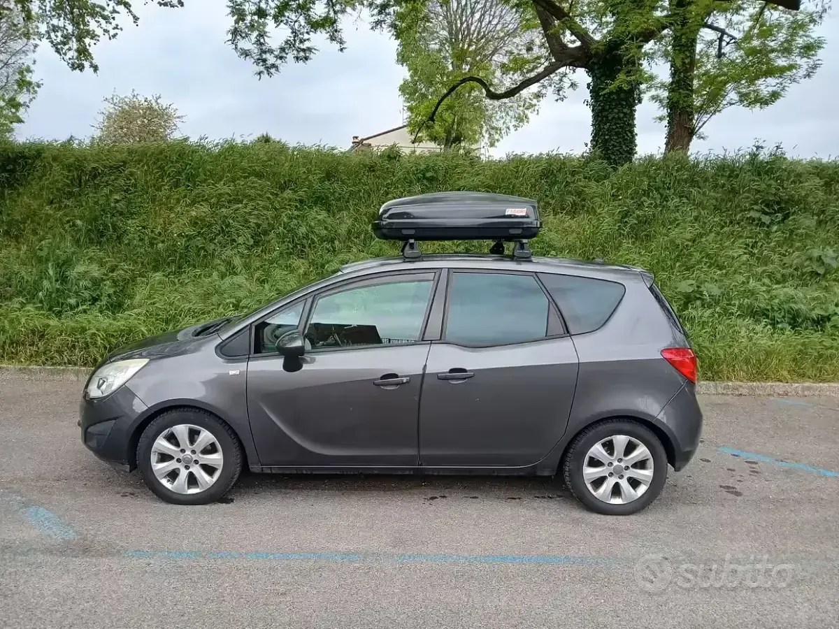 Usata Opel Meriva Cosmo 101 CV (74 kW) 2010 Grigio Monovolume