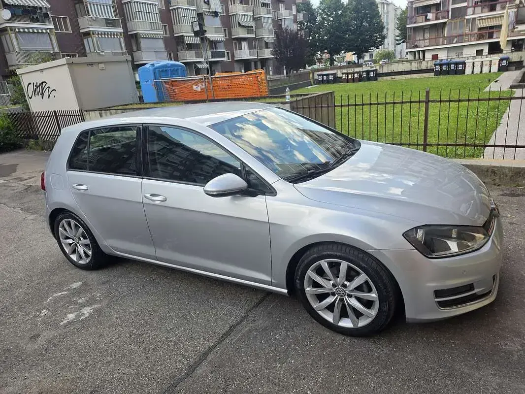 Usata VW Golf VII Highline 122 CV (89 kW) 2013 Berlina