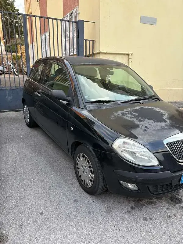 Usata Lancia Ypsilon 60 CV (44 kW) 2006 Nero Utilitaria