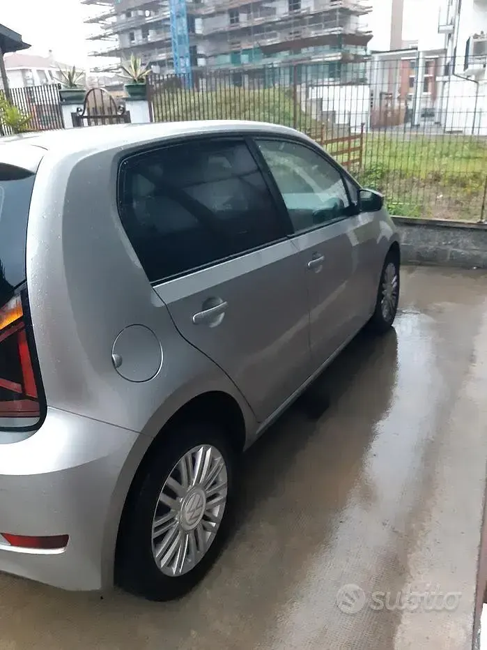 Usata VW up! Move 68 CV (50 kW) 2020 Grigio Utilitaria