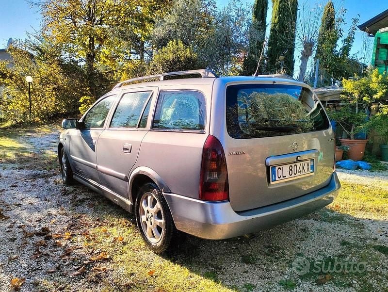 Usata Opel Astra 80 CV (58 kW) 2004 Grigio Berlina