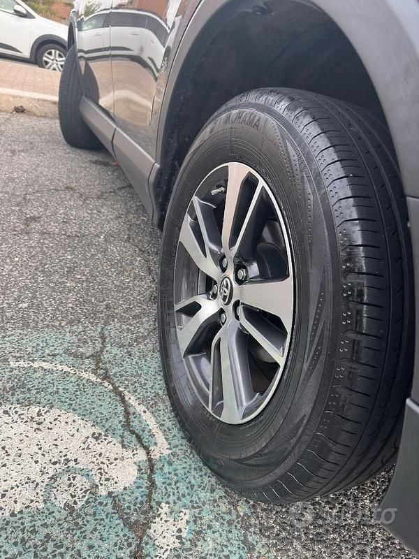 Usata Toyota RAV4 Style 143 CV (105 kW) 2016 Marrone SUV