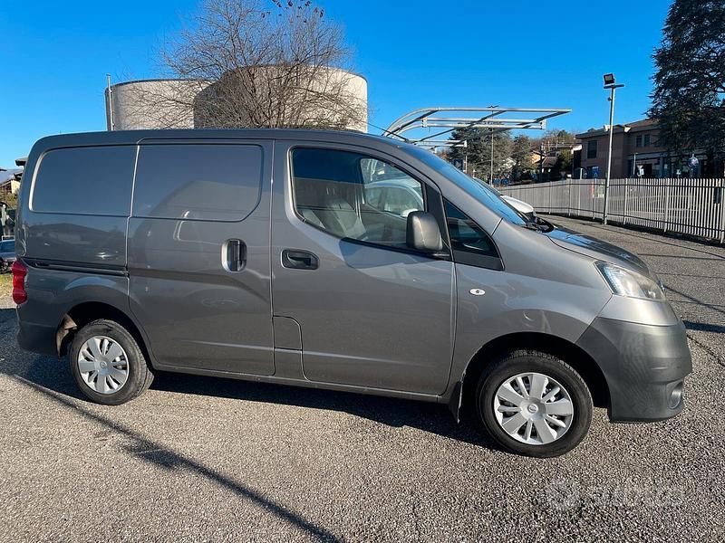 Usata Nissan NV200 90 CV (66 kW) 2013 Grigio Monovolume