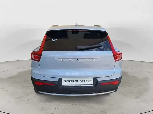 Usata Volvo XC40 Inscription 211 CV (155 kW) 2021 Argento SUV