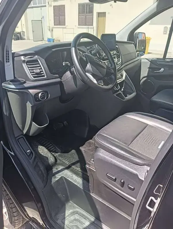 Usata Ford Tourneo Custom Active 170 CV (125 kW) 2023 Nero Furgone