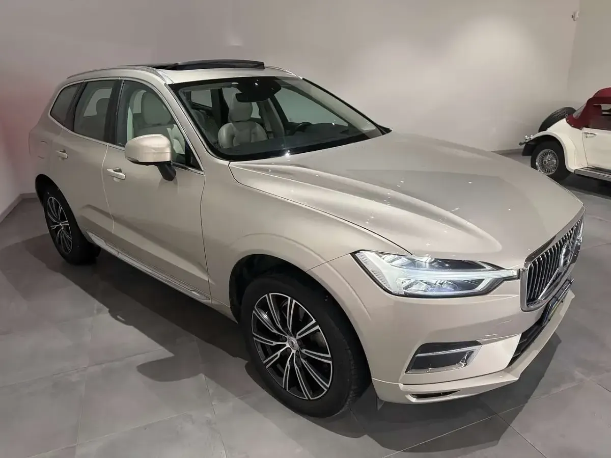 Usata Volvo XC60 Inscription 235 CV (172 kW) 2019 Beige chiaro SUV