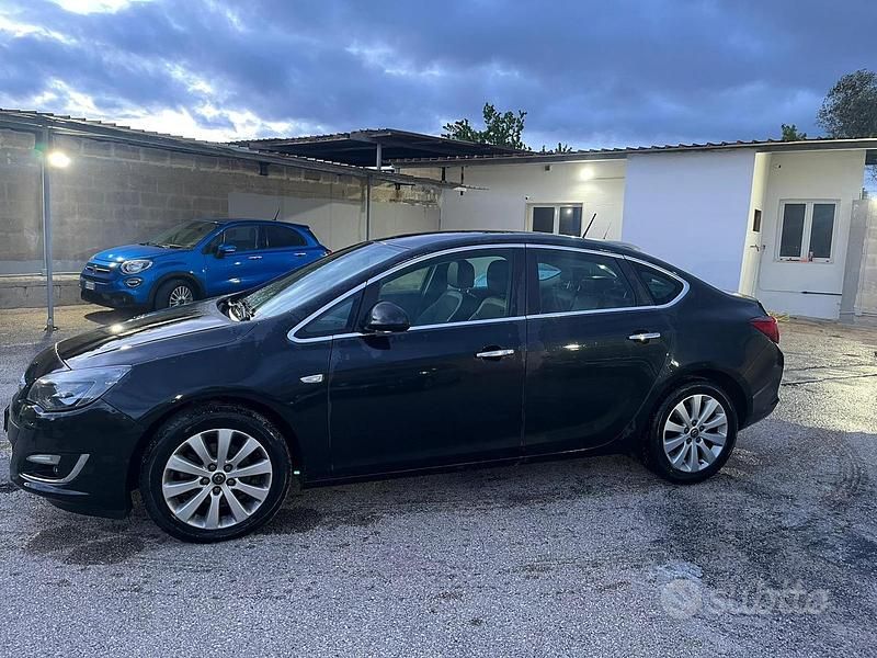 Usata Opel Astra Cosmo 2013 Berlina