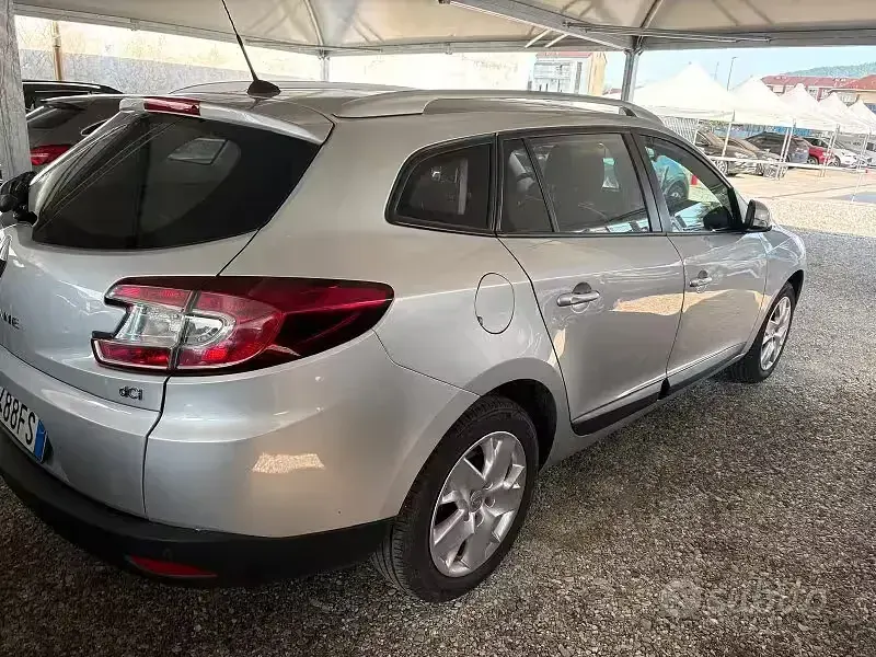 Usata Renault Mégane GrandTour 110 CV (80 kW) 2012 Argento Station wagon
