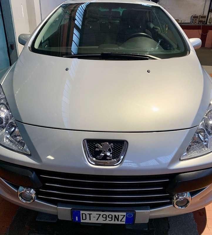 Usata Peugeot 307 CC 109 CV (80 kW) 2009 Argento Cabrio