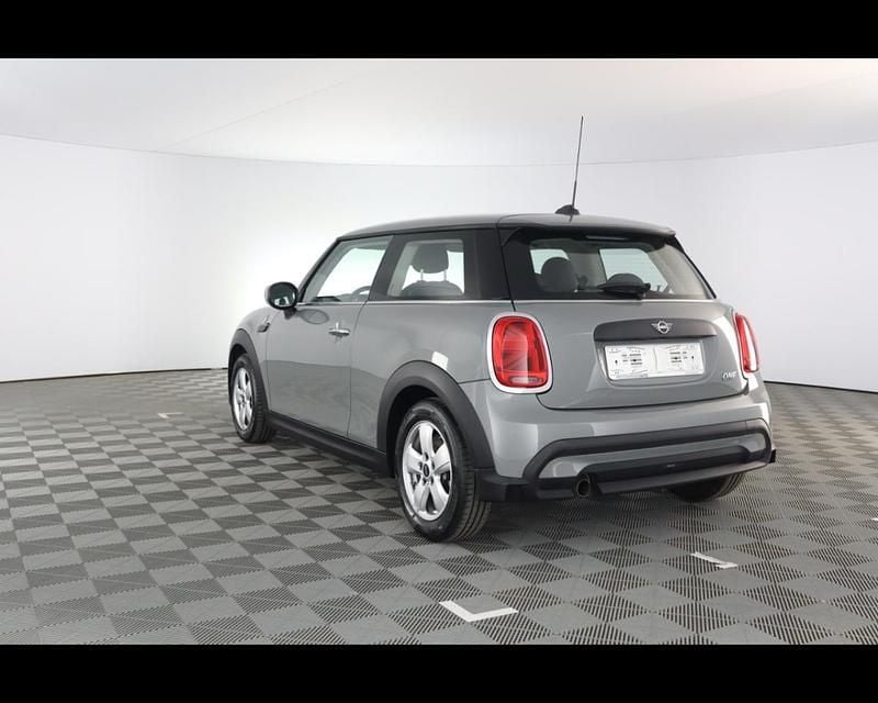 Usata Mini ONE Essential 75 CV (55 kW) 2022 Grigio / pastello Utilitaria