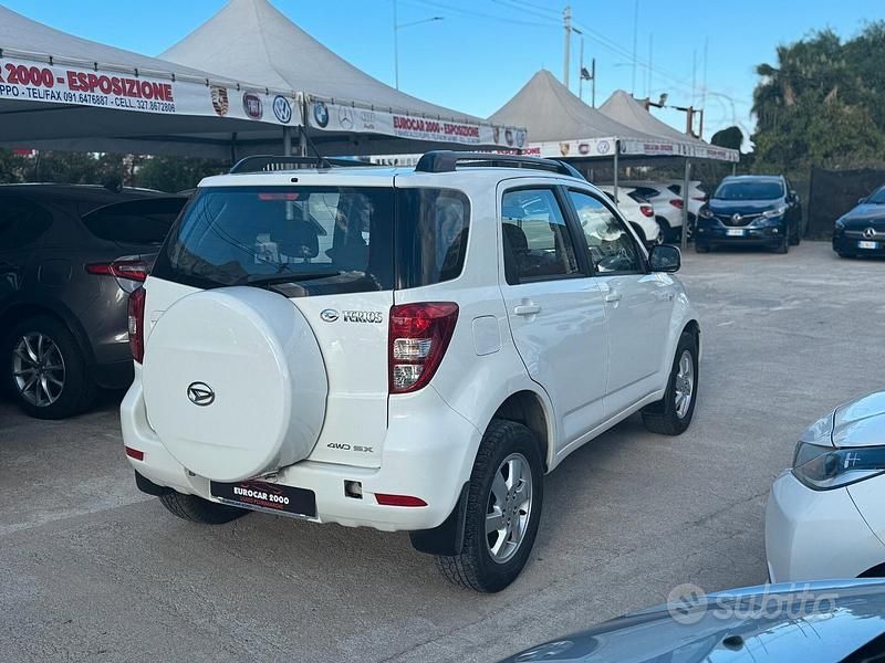 Usata Daihatsu Terios 104 CV (76 kW) 2008 Bianco SUV