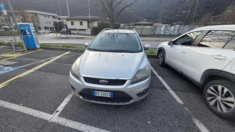 Usata Ford Focus Style 90 CV (66 kW) 2009 Grigio Station wagon