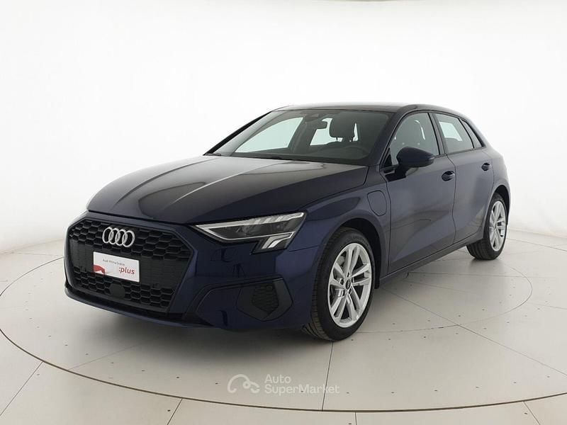 Usata Audi A3 Business 204 CV (150 kW) 2022 Blu navarra metallizzato Berlina