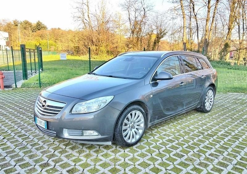 Grigio Usata 2010 Opel Insignia Cosmo Station wagon | 2950 € (Super prezzo) - Immagine 1/4