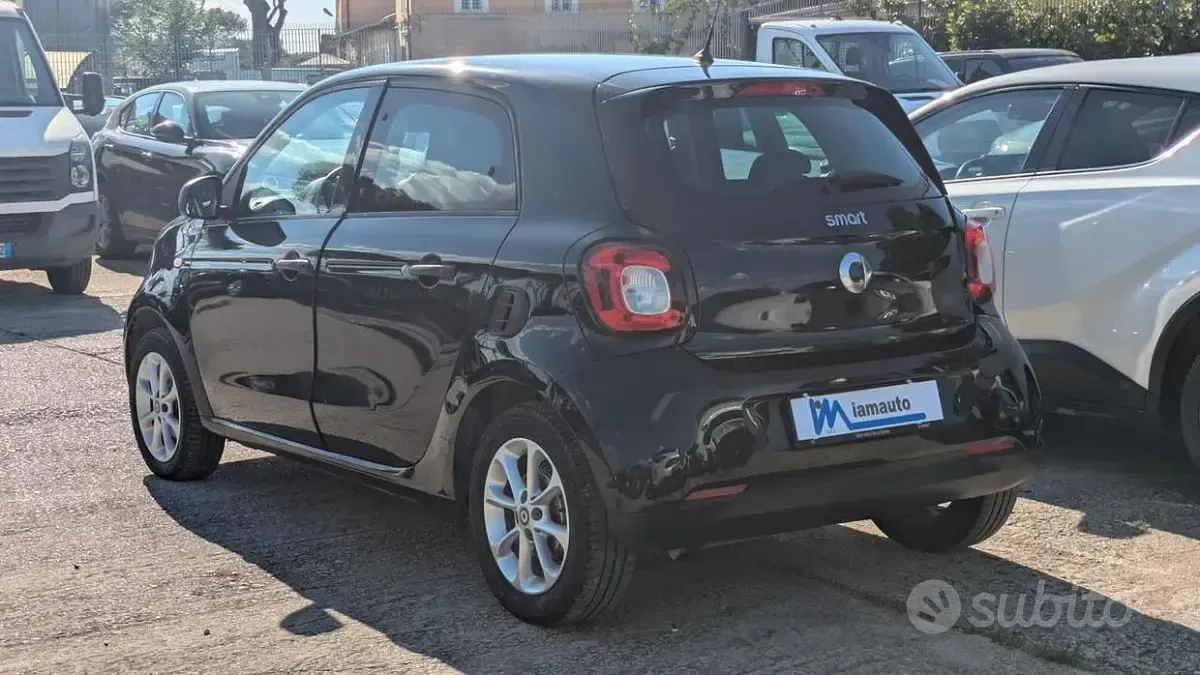 Usata Smart ForFour 71 CV (52 kW) 2018 Nero Utilitaria