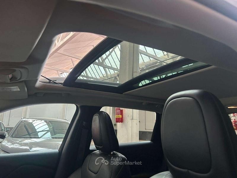 Usata Jeep Cherokee Limited 170 CV (125 kW) 2014 Bianco gelato SUV