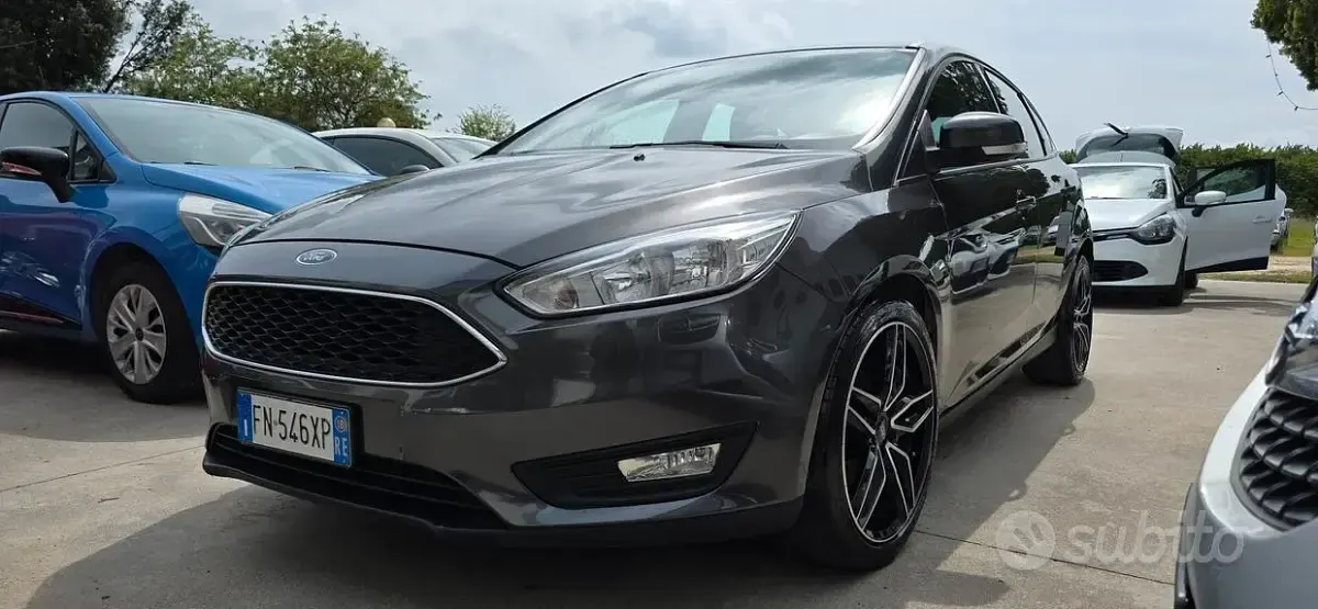 Usata Ford Focus 95 CV (69 kW) 2018 Grigio Berlina
