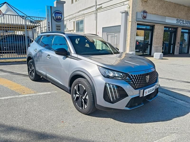 Usata Peugeot 2008 Allure 130 CV (95 kW) 2023 Grigio SUV