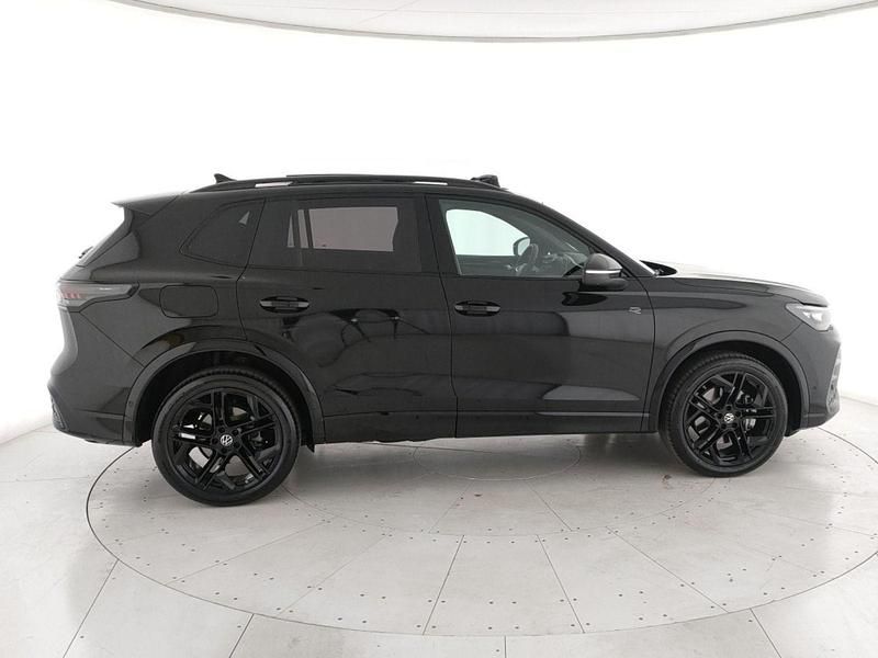 Neu VW Tiguan R-line 193 PS (141 kW) 2025 Schwarz SUV