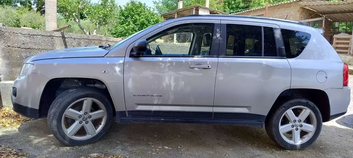 Usata Jeep Compass Sport 163 CV (119 kW) 2013 Grigio SUV