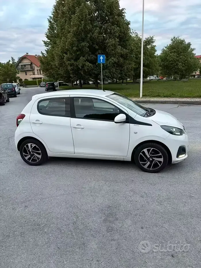 Usata Peugeot 108 Active 82 CV (60 kW) 2015 Bianco Utilitaria