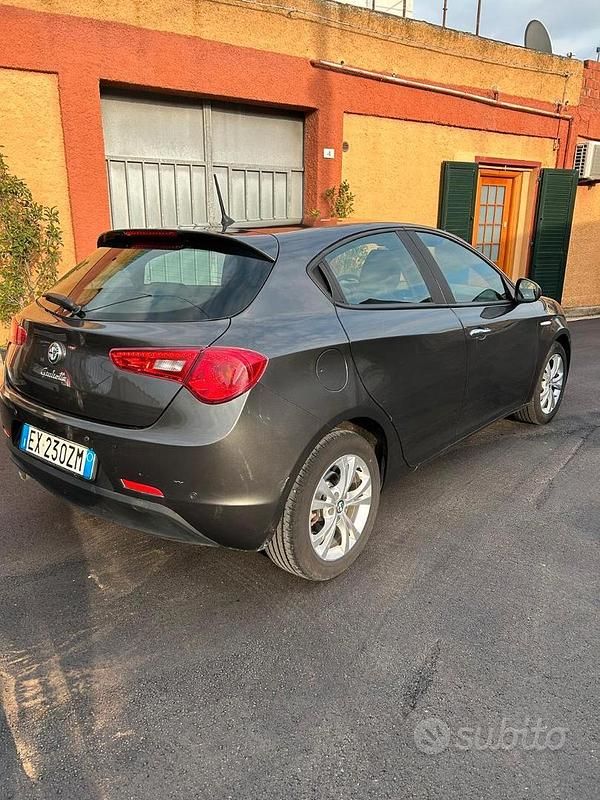 Usata Alfa Romeo Giulietta 105 CV (77 kW) 2015 Utilitaria