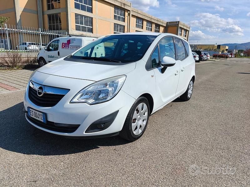 Usata Opel Meriva 100 CV (73 kW) 2013 Bianco Monovolume