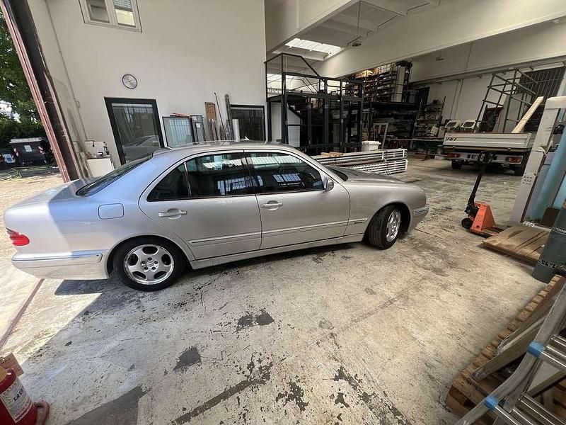 Usata Mercedes E200 Avantgarde 163 CV (119 kW) 2001 Berlina