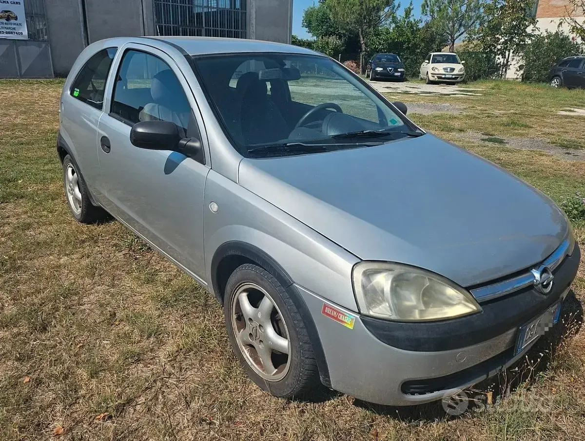 Usata Opel Corsa Sport 75 CV (55 kW) 2003 Utilitaria