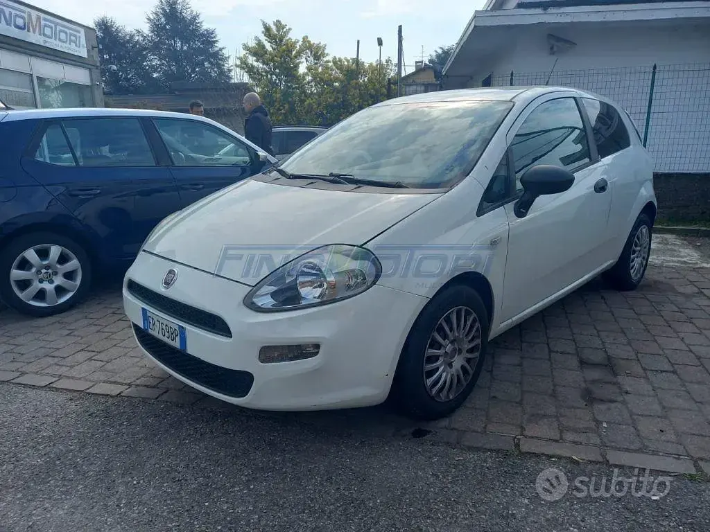 Usata Fiat Punto Easy 75 CV (55 kW) 2013 Utilitaria