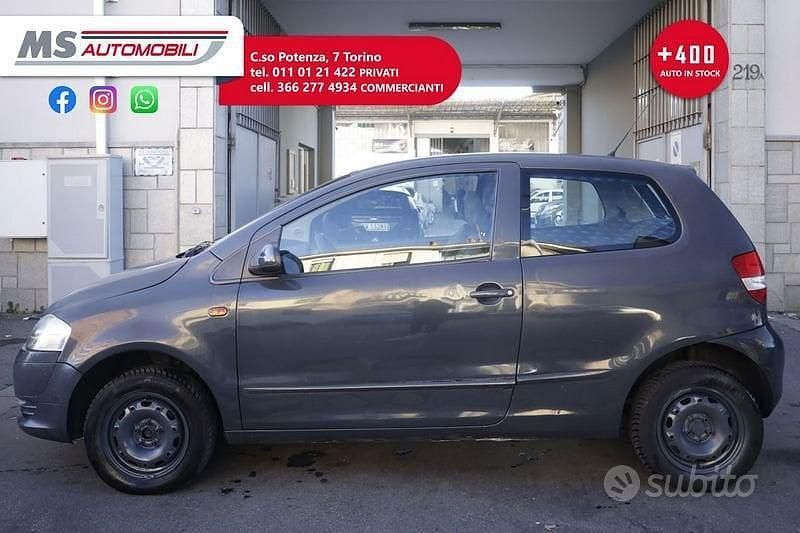 Begagnad VW Fox Sportline 54 HK (39 kW) 2011 Grå Halvkombi