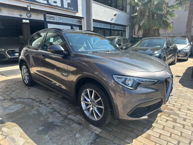 Usata Alfa Romeo Stelvio Lusso 210 CV (154 kW) 2019 Grigio SUV