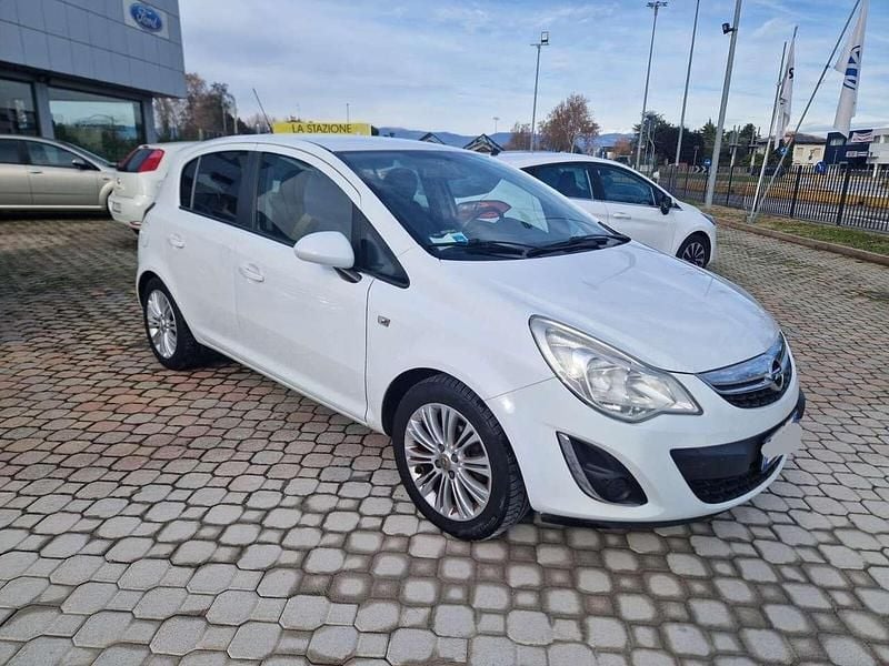 Usata Opel Corsa 86 CV (63 kW) 2012 Bianco Berlina