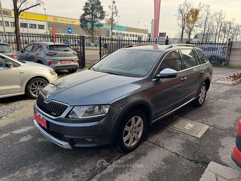 Usata Skoda Octavia Scout 4x4 184 CV (135 kW) 2016 Grigio Station wagon