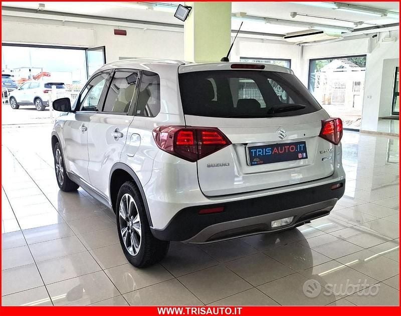 Usata Suzuki Vitara 131 CV (96 kW) 2023 Argento SUV