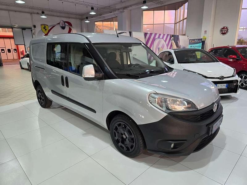 Usata Fiat Doblò 105 CV (77 kW) 2016 Grigio Monovolume