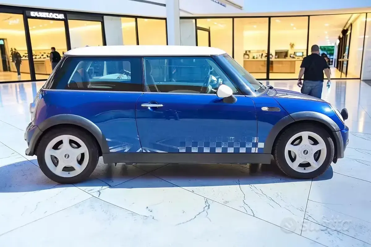Begagnad Mini Cooper 116 HK (85 kW) 2003 Blå Halvkombi