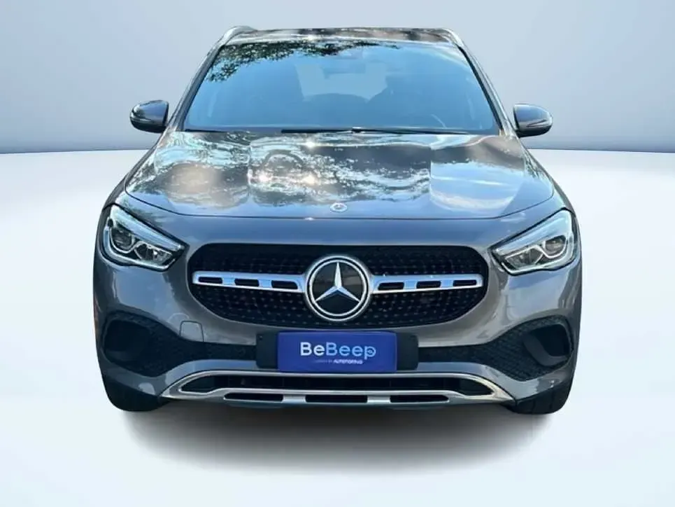 Usata Mercedes GLA180 136 CV (100 kW) 2022 Grigio SUV