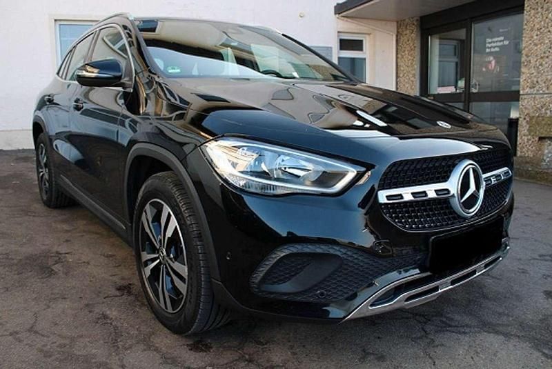 Usata Mercedes GLA200 150 CV (110 kW) 2019 Nero SUV