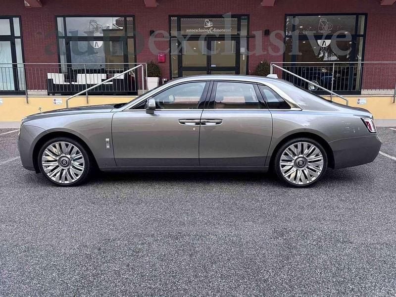 Nuova Rolls Royce Ghost 571 CV (419 kW) 2025 Sterling grey Berlina