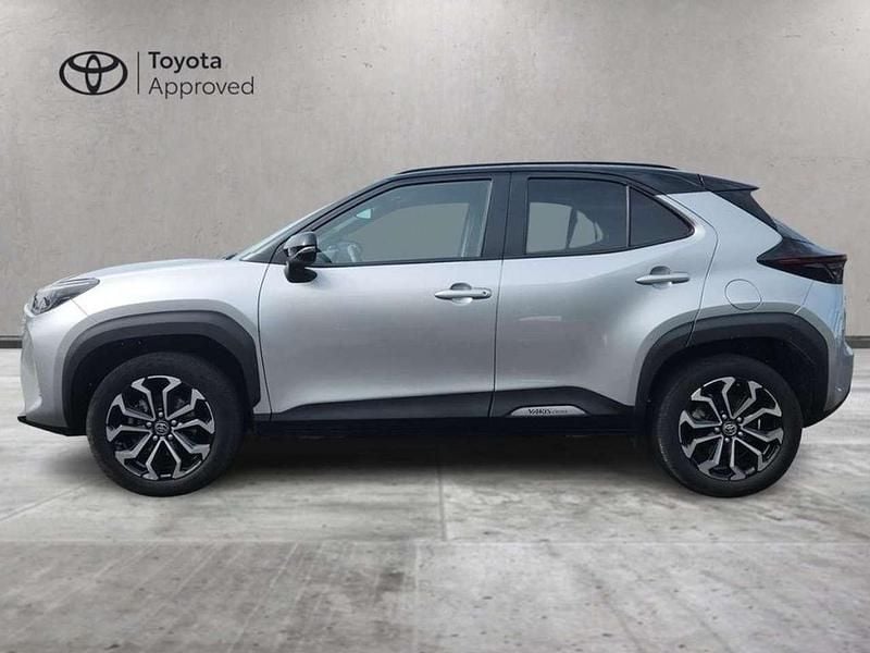 Usata Toyota Yaris Cross Trend 92 CV (67 kW) 2023 Silver met SUV