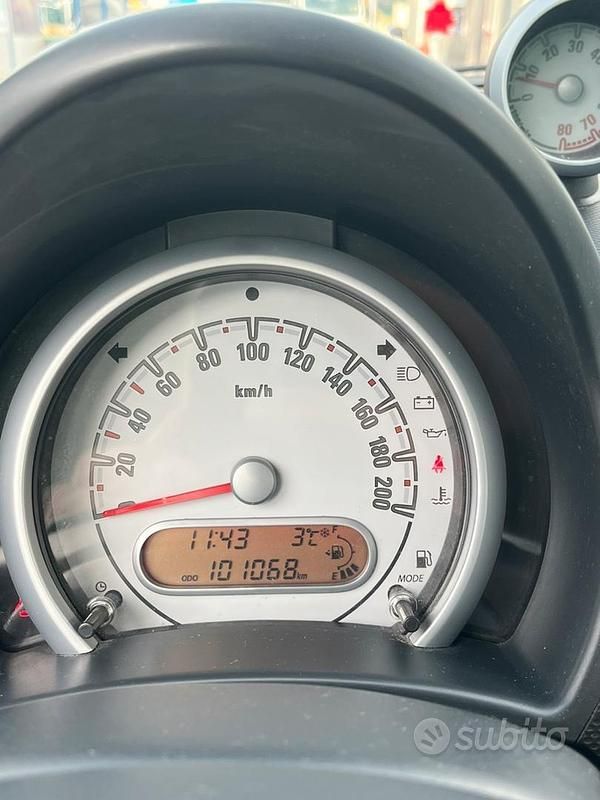 Usata Opel Agila 68 CV (50 kW) 2013 Bianco Monovolume