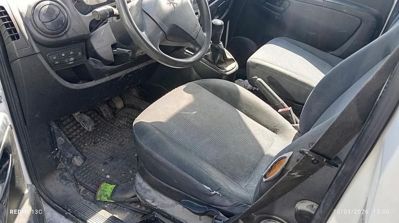 Usata Peugeot 308 Premium 108 CV (79 kW) 2008 Argento Berlina